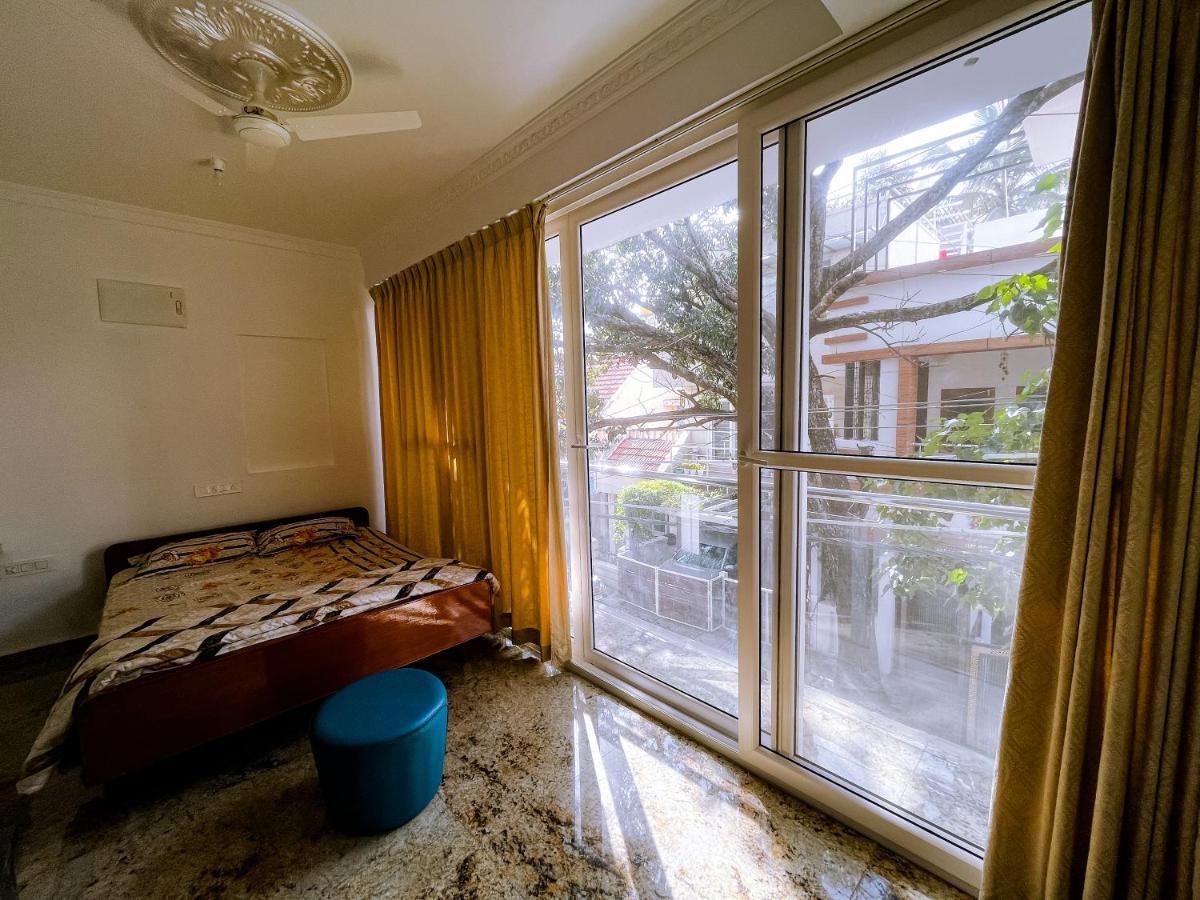 Rvr Home - Beautiful Rooms Бангалор Екстериор снимка